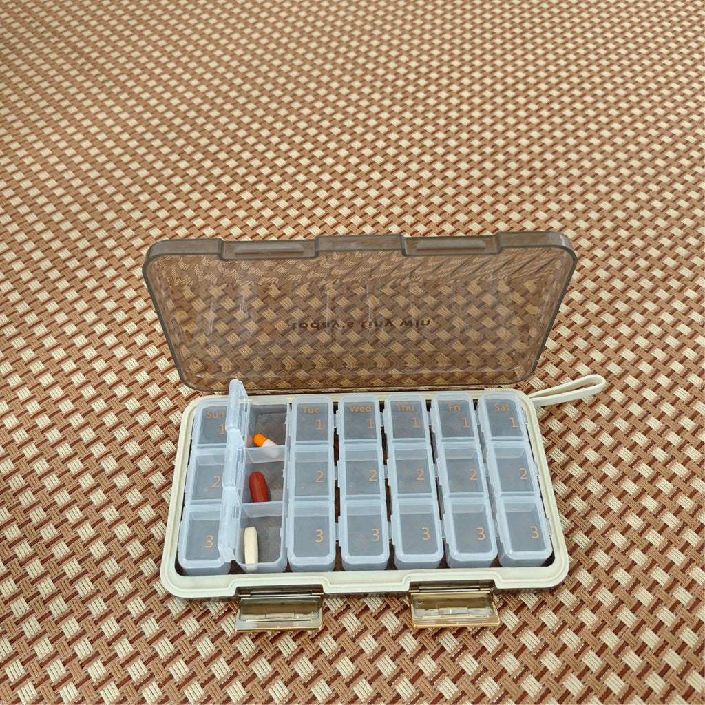 Pact-Case-transparent-lids